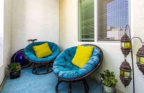 Platinum Triangle Apartment | Modern Anaheim Retreat By Disney- Pool, Gym, WiFi, Outdoor Areas and More