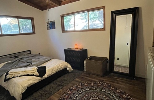 Cobb Cabin | Modern and beautiful renovated cabin in Lush Lake County!