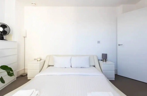 Ferndale Apartment | Modern and Bright 1 Bedroom Flat in Clapham