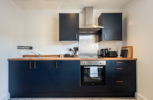 Eastleigh Apartment | Modern and Bright 1 Bedroom Apartment in Bradford