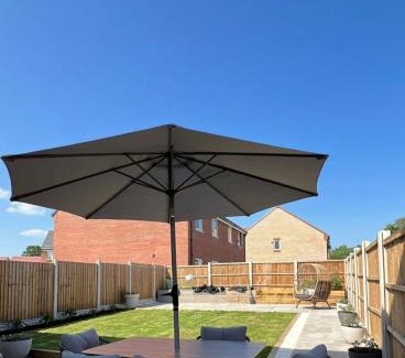 Winsford House | Modern and Bright 3BD House