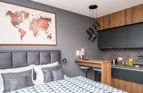 Old Town Apartment | Modern and Bright Studio - Main Street
