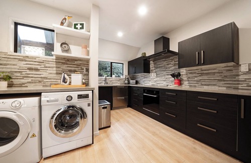 Fernhill Apartment | Modern and Convenient apartment in Fernhill