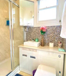 Crofton Park Apartment | Modern and cosy studio flat