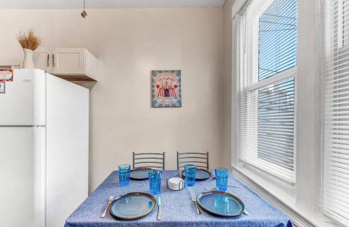 North Bergen Apartment | Modern and cozy 2-bed apt close to NYC - No Car Needed
