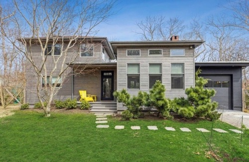 Clearwater Beach House | Modern and fully equipped 4-bedroom house in East Hampton