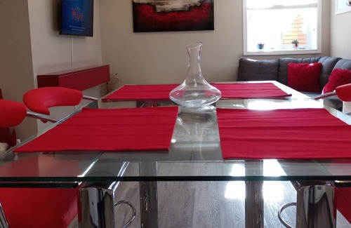 Cambridge House | Modern and Luxuries One Bedroom Apartment