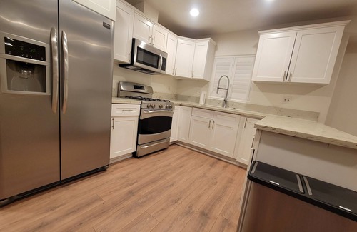 Harbor House | Modern and private 3-bedroom house near Freeway and major tourist attractions