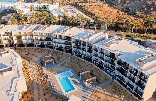 Libertad Apartment | Modern and spacious condo with 3 balconies
