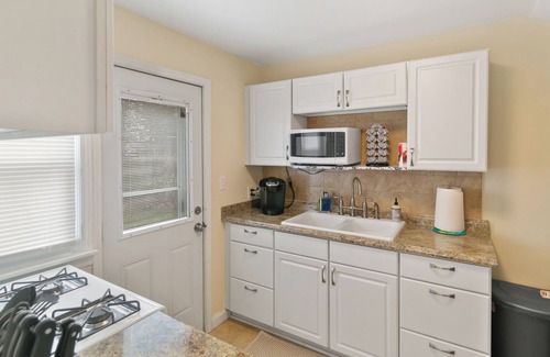 Libertyville Apartment | Modern and Spacious 2-Story