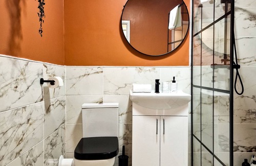 Liverpool Apartment | Modern and spacious 2 bedroom apartment, close to stadiums and city centre