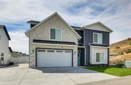 Garden City House | Modern and Spacious Garden City Home with Pool Access!
