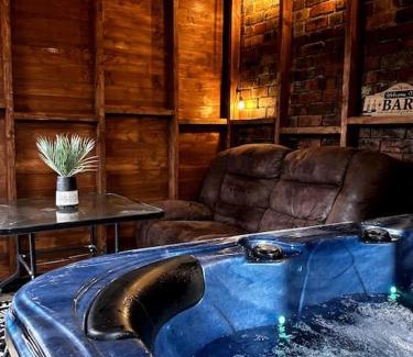 Lincoln Apartment | Modern and spacious house with Hot Tub