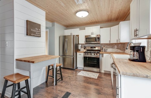 Town Center House | Modern and Stunning townhouse close to KSU