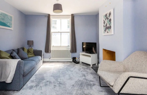 Brighton Apartment | Modern and Stylish 2 Bedroom House in Brighton