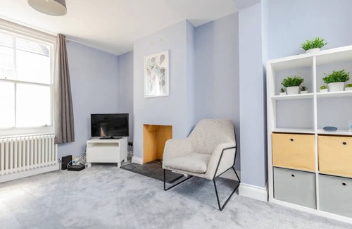 Brighton Apartment | Modern and Stylish 2 Bedroom House in Brighton
