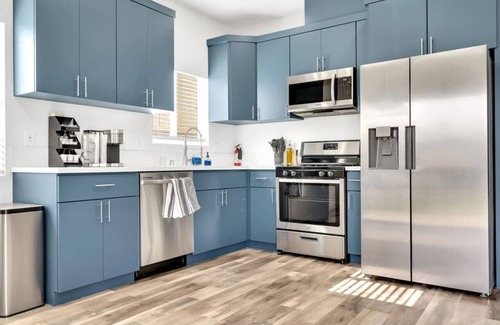 Montebello House | Modern and stylish home near LA & OC