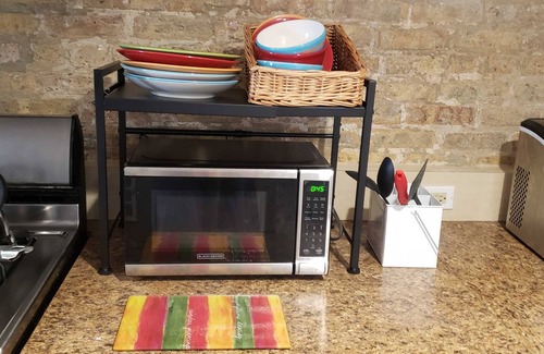 Chicago Apartment | Modern and Stylish Private1BR Garden Apt in Logan Square With Free Parking
