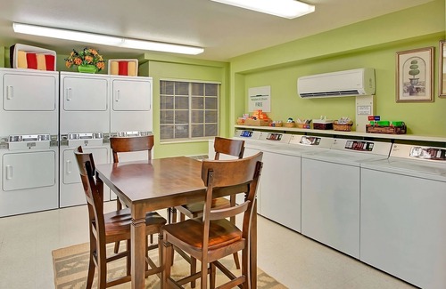 Tempe Hotel | Modern and Stylish Suite in Tempe! 2 Spacious Units, Full Kitchen, Outdoor Pool!