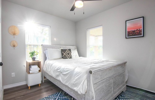 Denver Heights House | Modern and Stylish Family Home Near ATT&Riverwalk