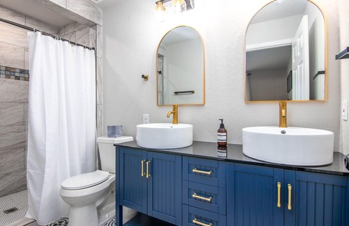 Denver Heights House | Modern and Stylish Family Home Near ATT&Riverwalk