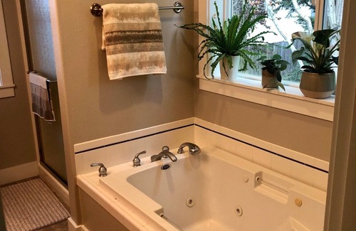 West Salem House | Modern and well appointed home with amazing outdoor space. 10 min from downtown.