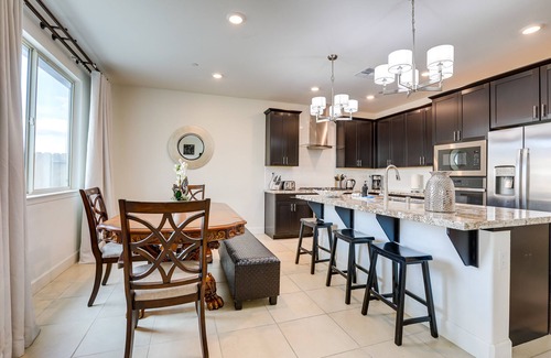 Antelope House | Modern Antelope Home: 14 Mi to Downtown Sacramento