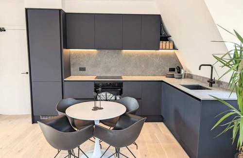 West Finchley Apartment | Modern Apartment in Moss Hall Court
