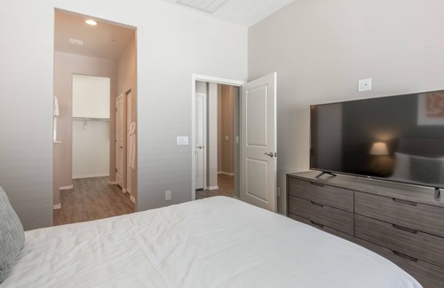 Litchfield Park Apartment | Modern Apartment in Prime Location (ID7319X89)