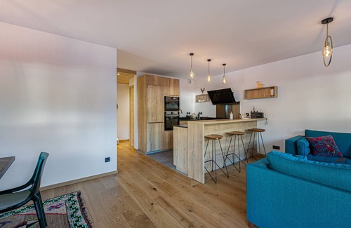 Courchevel Apartment | Modern Apartment 100m from Slopes with Parking and Wi-Fi