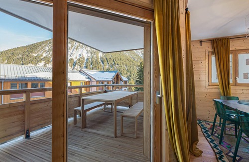 Courchevel Apartment | Modern Apartment 100m from Slopes with Parking and Wi-Fi