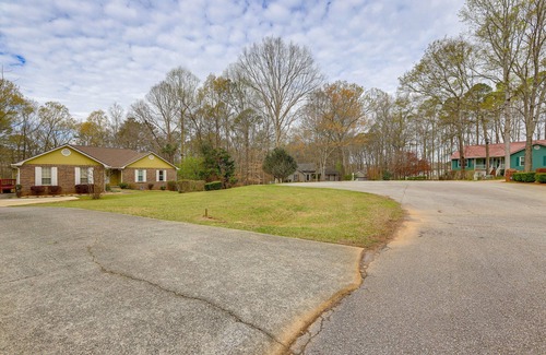 Jonesboro Apartment | Modern Apartment: 22 Mi to Downtown Atlanta!