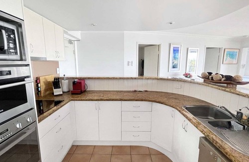 Maroochydore Apartment | Modern Apartment in the Heart of Cotton Tree
