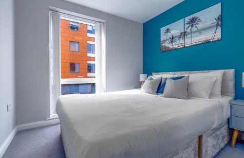 Saint Paul's Apartment | Modern apartment by Portland Sq w/courtyard views