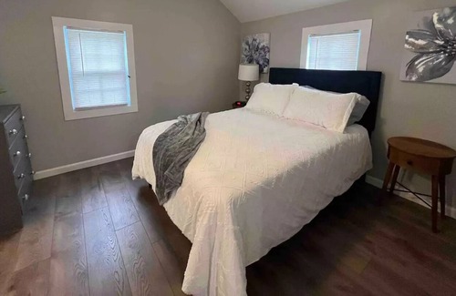 New Bern House | Modern Apartment close to Cherry Point and beaches