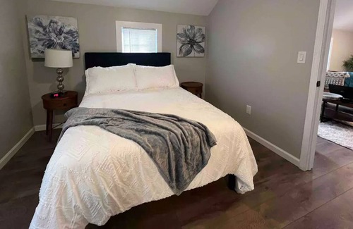 New Bern House | Modern Apartment close to Cherry Point and beaches