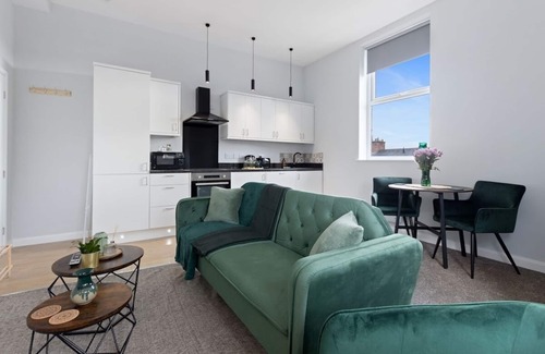 Mapperley Condo | Modern Apartment Free Parking |Double Room Suite 5