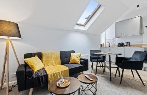 Mapperley Apartment | Modern Apartment Free Off Road Parking King Bed Suite 9