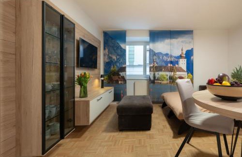 Gmunden Apartment | Modern Apartment, Full Kitchen, for 6