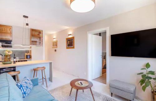 Mokosica Apartment | Modern Apartment Hortenzia