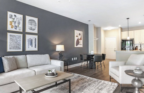 Paw Creek Apartment | Modern Apartment in Prime Location (ID8154X57)