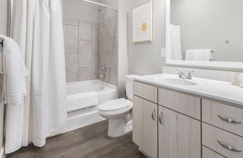 Paw Creek Apartment | Modern Apartment in Prime Location (ID1200X654)