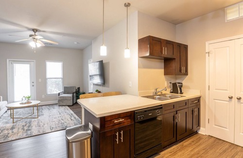 Johns Island Apartment | Modern Apartment in Prime Location (ID4762X5)