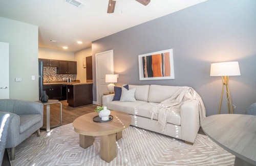 Powdersville Apartment | Modern Apartment in Prime Location (ID8167X79)