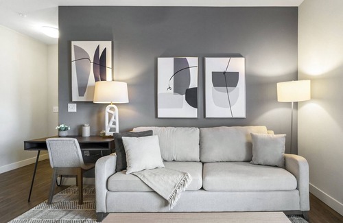 Powdersville Apartment | Modern Apartment in Prime Location (ID9219X15)