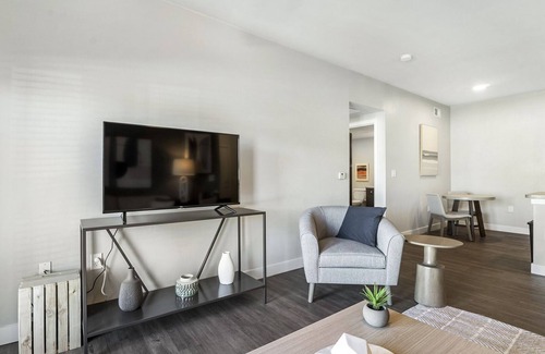 Powdersville Apartment | Modern Apartment in Prime Location (ID9219X15)