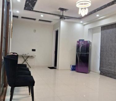 Karachi Apartment | Modern Apartment in a High Rise in Karachi - Centrally located