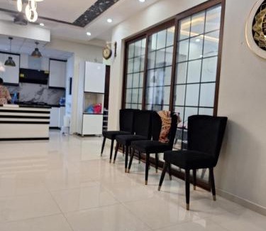 Karachi Apartment | Modern Apartment in a High Rise in Karachi - Centrally located