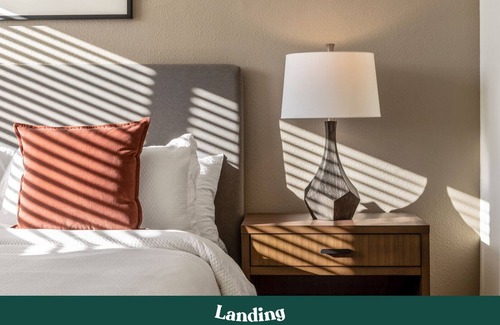 Bowling Green Apartment | Modern Apartment in Prime Location (ID1111X40)