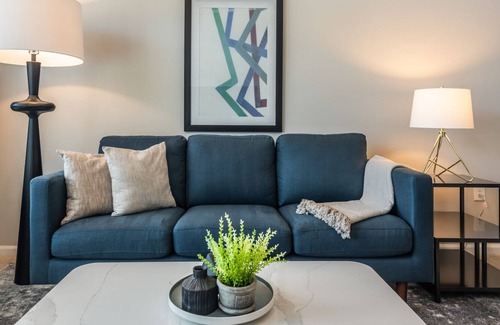 Bowling Green Apartment | Modern Apartment in Prime Location (ID3589X29)